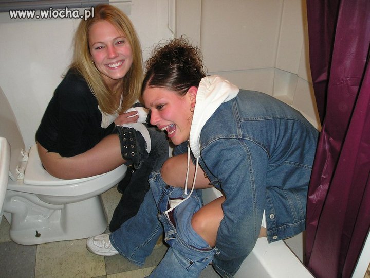 Girls Caught Peeing On Toilet