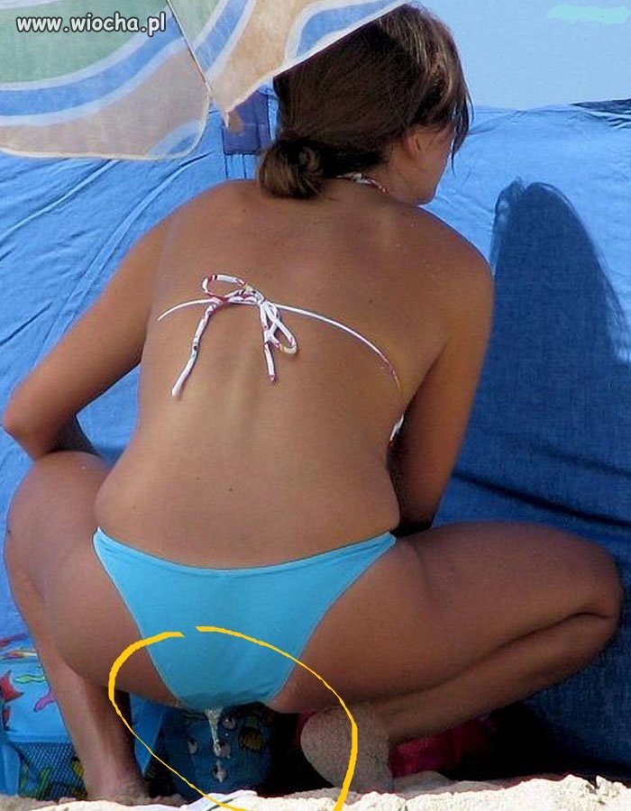 Voyeur Beach Piss - Pissing Bikini Beach | Sex Pictures Pass