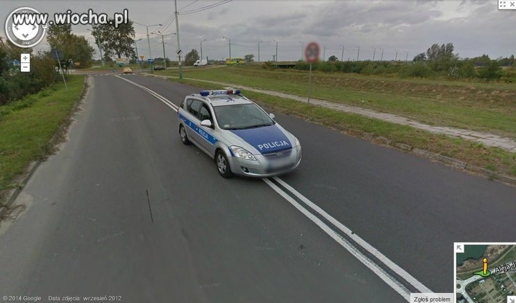 Nawet samochód Google ich przyłapał... wiocha.pl absurd